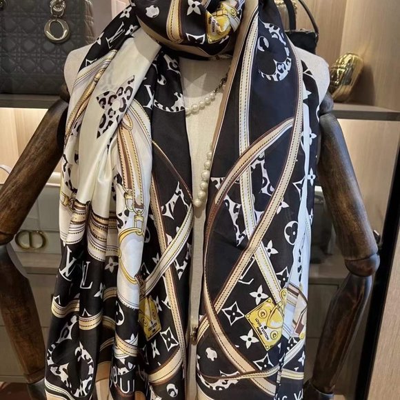 ๐โจAUTHENTICโจ๐Louis Vuitton scarf - Picture 3 of 3